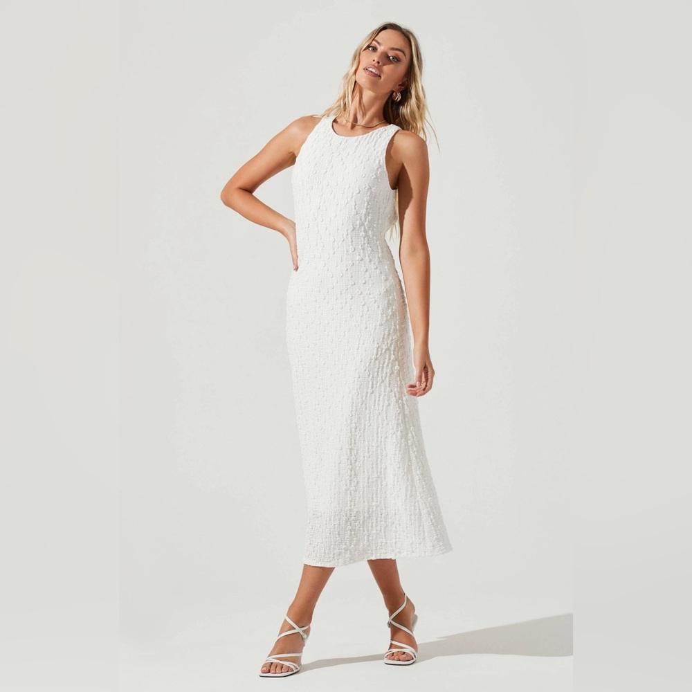 ASTR sz S Millbrae white crinkle backless midi dress